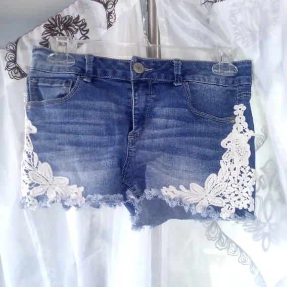 Mudd shorts size 14 ( Box CD ) - Picture 1 of 3